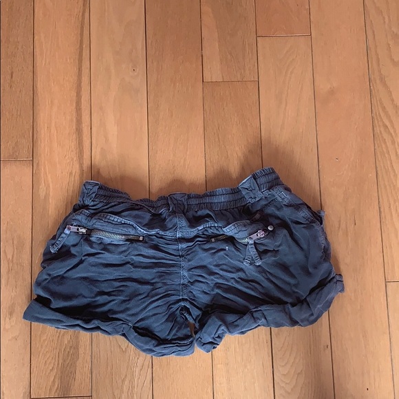 comfortable shorts - Picture 2 of 2